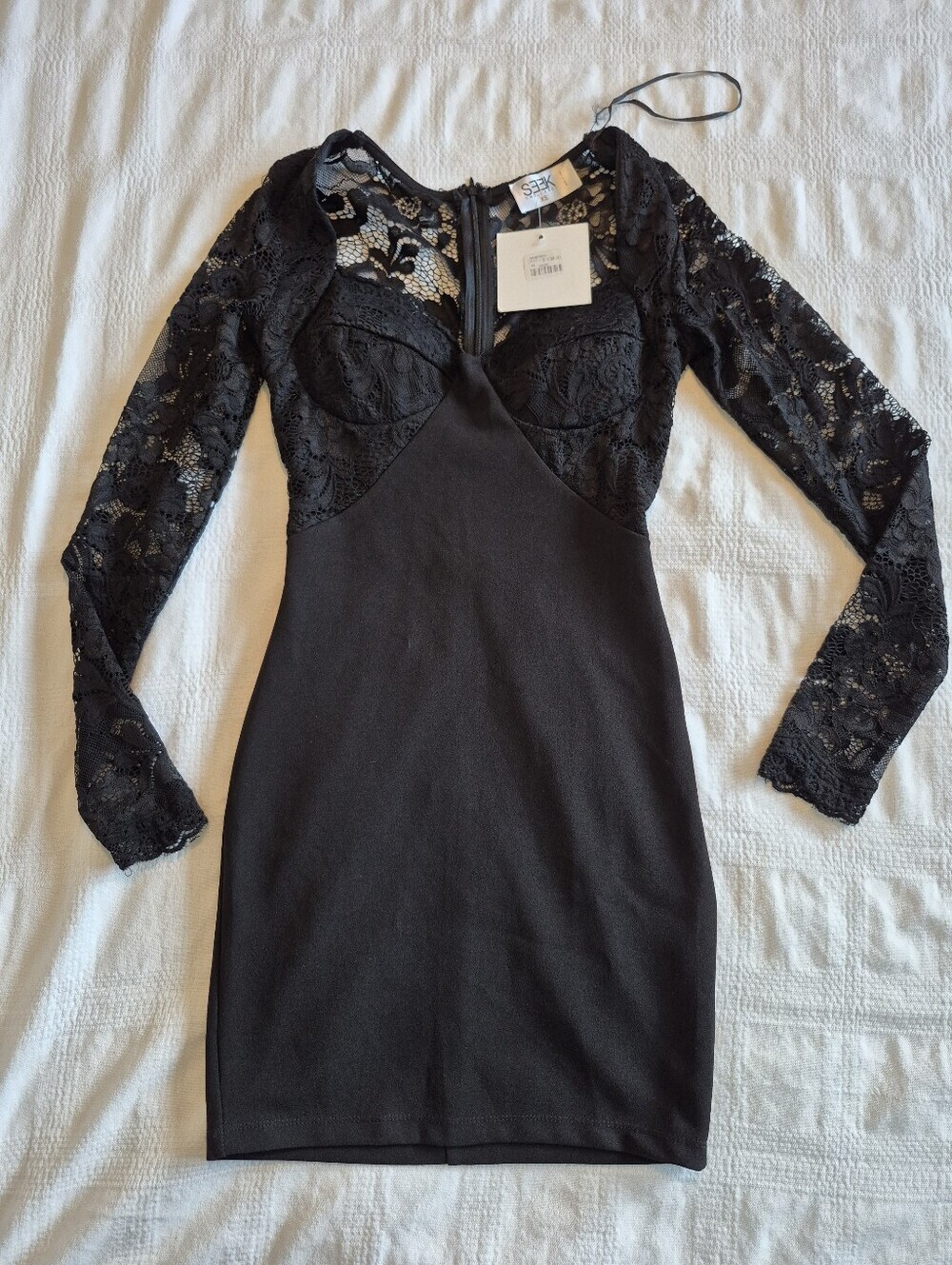 Seek women's XS long lace sleeve dress, good stretch, back zipper NWT